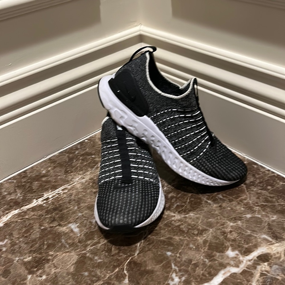 Nike React Phantom Run Flyknit 2
